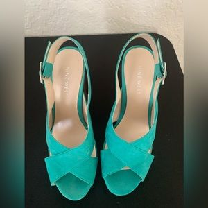 Nine West, Suede Aquamarine Block heel sandal Size 5.5